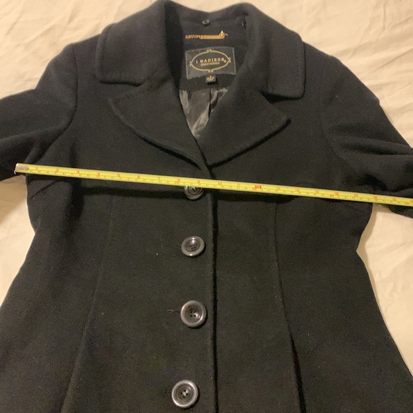 1 Madison Limited Collection coat with removable genuine fox fur collar - Picture 11 of 13